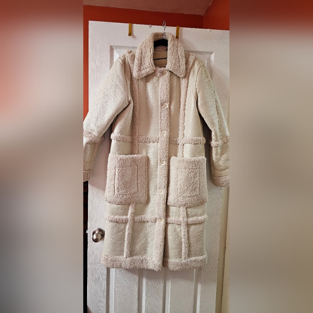 Maniere De Voir Cream Sherpa Coat